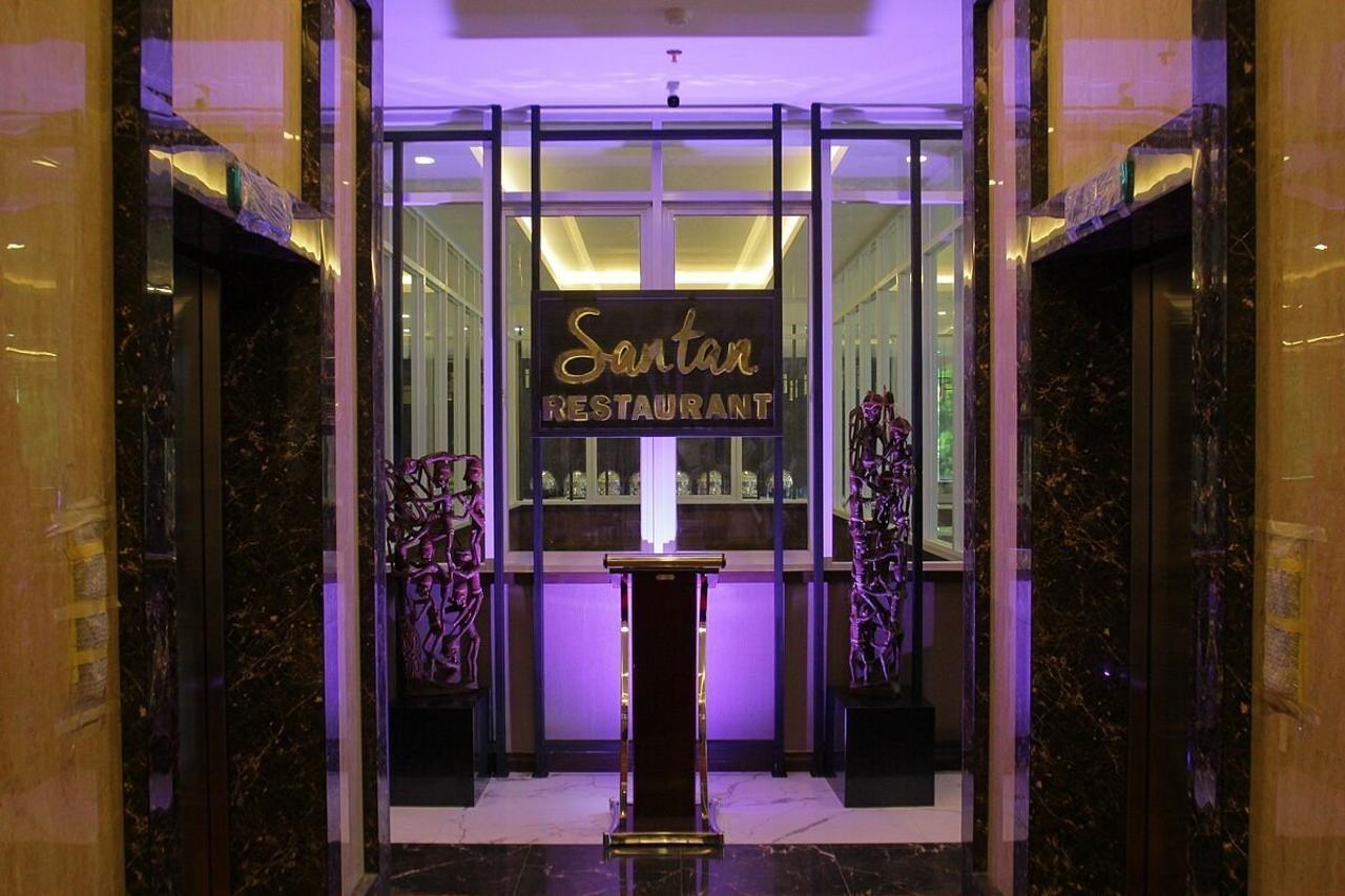 @Hom Premiere By Horison Abepura Hotell Jayapura Exteriör bild